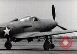 Standbild P-39 Airacobra Ausübung Flugzeuge United States USA, 1942, aus Sekunde 6 historischem Filmmaterial Videoclip 65675029757