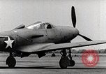 Standbild P-39 Airacobra Ausübung Flugzeuge United States USA, 1942, aus Sekunde 7 historischem Filmmaterial Videoclip 65675029757