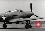 Standbild P-39 Airacobra Ausübung Flugzeuge United States USA, 1942, aus Sekunde 8 historischem Filmmaterial Videoclip 65675029757