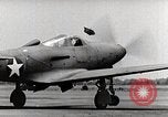 Standbild P-39 Airacobra Ausübung Flugzeuge United States USA, 1942, aus Sekunde 17 historischem Filmmaterial Videoclip 65675029757