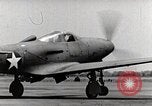 Standbild P-39 Airacobra Ausübung Flugzeuge United States USA, 1942, aus Sekunde 20 historischem Filmmaterial Videoclip 65675029757