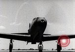 Standbild P-39 Airacobra Ausübung Flugzeuge United States USA, 1942, aus Sekunde 30 historischem Filmmaterial Videoclip 65675029757