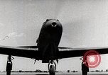 Standbild P-39 Airacobra Ausübung Flugzeuge United States USA, 1942, aus Sekunde 32 historischem Filmmaterial Videoclip 65675029757