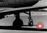 Standbild P-39 Airacobra Ausübung Flugzeuge United States USA, 1942, aus Sekunde 34 historischem Filmmaterial Videoclip 65675029757