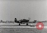 Standbild P-39 Airacobra Ausübung Flugzeuge United States USA, 1942, aus Sekunde 51 historischem Filmmaterial Videoclip 65675029757