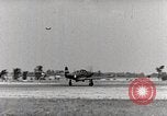 Standbild P-39 Airacobra Ausübung Flugzeuge United States USA, 1942, aus Sekunde 55 historischem Filmmaterial Videoclip 65675029757