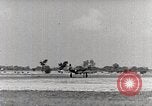 Standbild P-39 Airacobra Ausübung Flugzeuge United States USA, 1942, aus Sekunde 59 historischem Filmmaterial Videoclip 65675029757