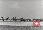 Standbild P-39 Airacobra Ausübung Flugzeuge United States USA, 1942, aus Sekunde 61 historischem Filmmaterial Videoclip 65675029757