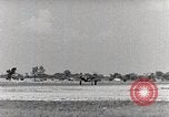 Standbild P-39 Airacobra Ausübung Flugzeuge United States USA, 1942, aus Sekunde 62 historischem Filmmaterial Videoclip 65675029757