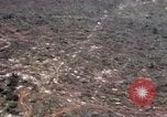 Image effacé zone forestière Bein Hoa le Vietnam du Sud, 1967, de la seconde 11 séquences d'archives historiques vidéo 65675029761