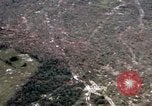 Image effacé zone forestière Bein Hoa le Vietnam du Sud, 1967, de la seconde 22 séquences d'archives historiques vidéo 65675029761