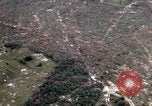 Image effacé zone forestière Bein Hoa le Vietnam du Sud, 1967, de la seconde 23 séquences d'archives historiques vidéo 65675029761