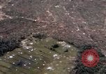 Image effacé zone forestière Bein Hoa le Vietnam du Sud, 1967, de la seconde 27 séquences d'archives historiques vidéo 65675029761