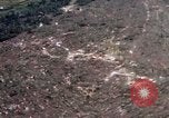Image effacé zone forestière Bein Hoa le Vietnam du Sud, 1967, de la seconde 37 séquences d'archives historiques vidéo 65675029761