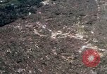Image effacé zone forestière Bein Hoa le Vietnam du Sud, 1967, de la seconde 39 séquences d'archives historiques vidéo 65675029761