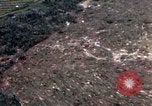 Image effacé zone forestière Bein Hoa le Vietnam du Sud, 1967, de la seconde 42 séquences d'archives historiques vidéo 65675029761