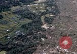 Image effacé zone forestière Bein Hoa le Vietnam du Sud, 1967, de la seconde 47 séquences d'archives historiques vidéo 65675029761