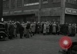 Immagine di Scaricate i dipendenti Cleveland Ohio USA, 1934, secondo 10 filmato di repertorio 65675029770