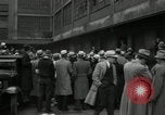 Immagine di Scaricate i dipendenti Cleveland Ohio USA, 1934, secondo 13 filmato di repertorio 65675029770