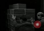 Immagine di Scaricate i dipendenti Cleveland Ohio USA, 1934, secondo 48 filmato di repertorio 65675029770