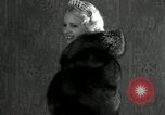 Standbild mink Pelz Farm Thiensville Wisconsin USA, 1934, aus Sekunde 43 historischem Filmmaterial Videoclip 65675029774