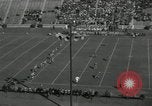 Immagine di Football americano New Haven Connecticut USA, 1934, secondo 18 filmato di repertorio 65675029777