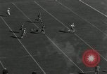 Immagine di Football americano New Haven Connecticut USA, 1934, secondo 34 filmato di repertorio 65675029777