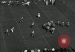 Immagine di Football americano Palo Alto California USA, 1934, secondo 45 filmato di repertorio 65675029778