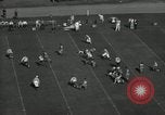 Immagine di Football americano Palo Alto California USA, 1934, secondo 48 filmato di repertorio 65675029778