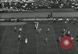 Immagine di Football americano Palo Alto California USA, 1934, secondo 52 filmato di repertorio 65675029778