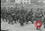 Immagine di I prigionieri di guerra tedeschi Westenfeld Germania, 1944, secondo 8 filmato di repertorio 65675029779