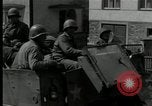 Standbild US Army 90th Infanterie Konvoi Probstzella Deutschland, 1944, aus Sekunde 10 historischem Filmmaterial Videoclip 65675029783