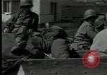 Standbild US Army 90th Infanterie Konvoi Probstzella Deutschland, 1944, aus Sekunde 13 historischem Filmmaterial Videoclip 65675029783