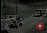 Standbild US Army 90th Infanterie Konvoi Probstzella Deutschland, 1944, aus Sekunde 37 historischem Filmmaterial Videoclip 65675029783
