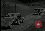 Standbild US Army 90th Infanterie Konvoi Probstzella Deutschland, 1944, aus Sekunde 38 historischem Filmmaterial Videoclip 65675029783