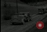 Standbild US Army 90th Infanterie Konvoi Probstzella Deutschland, 1944, aus Sekunde 43 historischem Filmmaterial Videoclip 65675029783