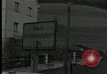 Standbild US Army 90th Infanterie Konvoi Probstzella Deutschland, 1944, aus Sekunde 47 historischem Filmmaterial Videoclip 65675029783