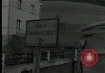 Standbild US Army 90th Infanterie Konvoi Probstzella Deutschland, 1944, aus Sekunde 54 historischem Filmmaterial Videoclip 65675029783