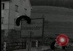 Standbild US Army 90th Infanterie Konvoi Probstzella Deutschland, 1944, aus Sekunde 58 historischem Filmmaterial Videoclip 65675029783