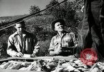 Standbild landwirtschaftlichen Tätigkeiten Southville Kentucky USA, 1950, aus Sekunde 24 historischem Filmmaterial Videoclip 65675029785