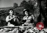 Standbild landwirtschaftlichen Tätigkeiten Southville Kentucky USA, 1950, aus Sekunde 31 historischem Filmmaterial Videoclip 65675029785
