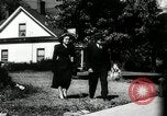 Image dimanche les journaux vendus au magasin général Southville Kentucky USA, 1950, de la seconde 8 séquences d'archives historiques vidéo 65675029786