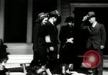 Image dimanche les journaux vendus au magasin général Southville Kentucky USA, 1950, de la seconde 14 séquences d'archives historiques vidéo 65675029786
