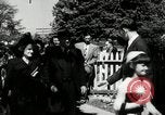 Image dimanche les journaux vendus au magasin général Southville Kentucky USA, 1950, de la seconde 47 séquences d'archives historiques vidéo 65675029786