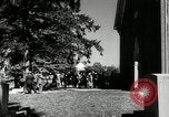 Image dimanche les journaux vendus au magasin général Southville Kentucky USA, 1950, de la seconde 55 séquences d'archives historiques vidéo 65675029786