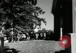 Image dimanche les journaux vendus au magasin général Southville Kentucky USA, 1950, de la seconde 56 séquences d'archives historiques vidéo 65675029786