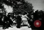 Image dimanche les journaux vendus au magasin général Southville Kentucky USA, 1950, de la seconde 60 séquences d'archives historiques vidéo 65675029786