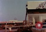 Image Traverser le centre commercial de comté dans les années 1950 Yonkers New York USA, 1958, de la seconde 9 séquences d'archives historiques vidéo 65675029792
