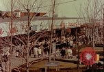 Image Traverser le centre commercial de comté dans les années 1950 Yonkers New York USA, 1958, de la seconde 37 séquences d'archives historiques vidéo 65675029792