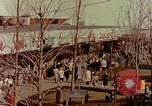 Image Traverser le centre commercial de comté dans les années 1950 Yonkers New York USA, 1958, de la seconde 40 séquences d'archives historiques vidéo 65675029792